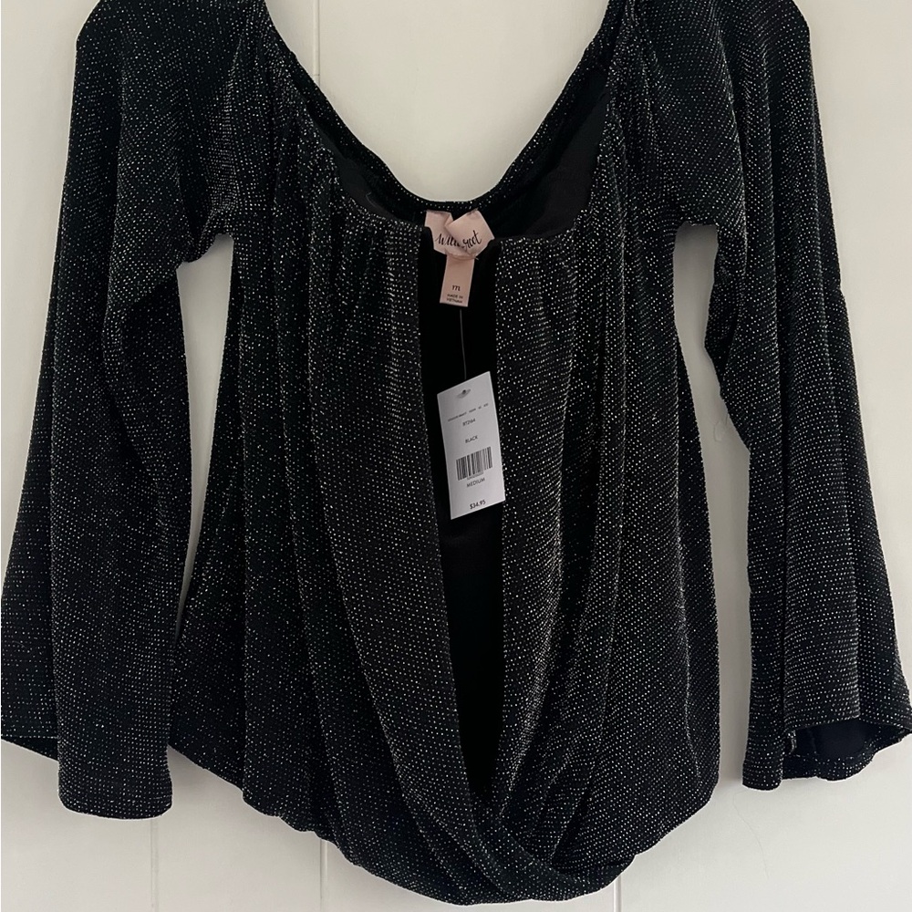 NEW Willow + Root / Sparkly Deep V Blouse Top Shirt Size Medium - Picture 5 of 16